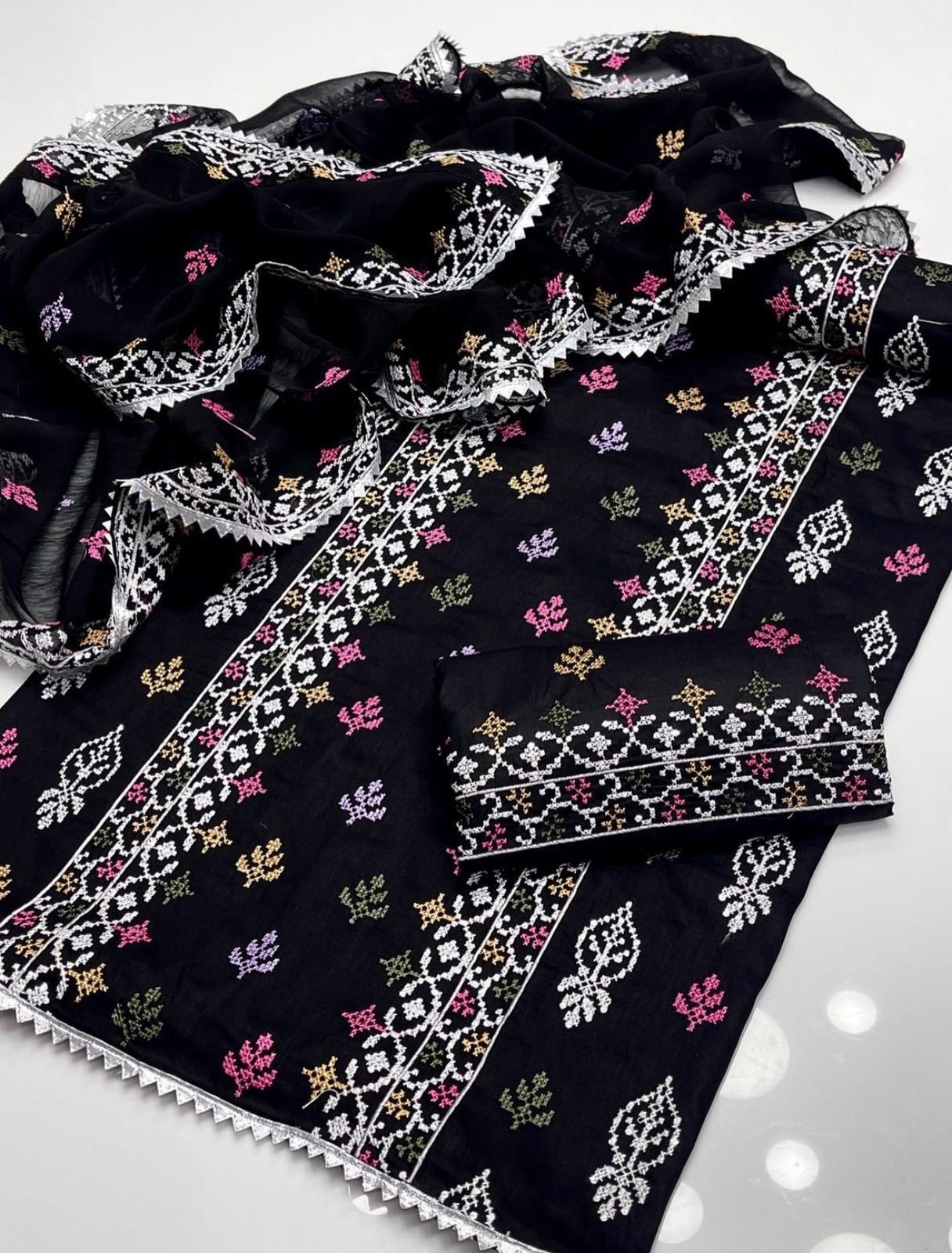 3PC Embroidered Lawn Suit with Chiffon Dupatta