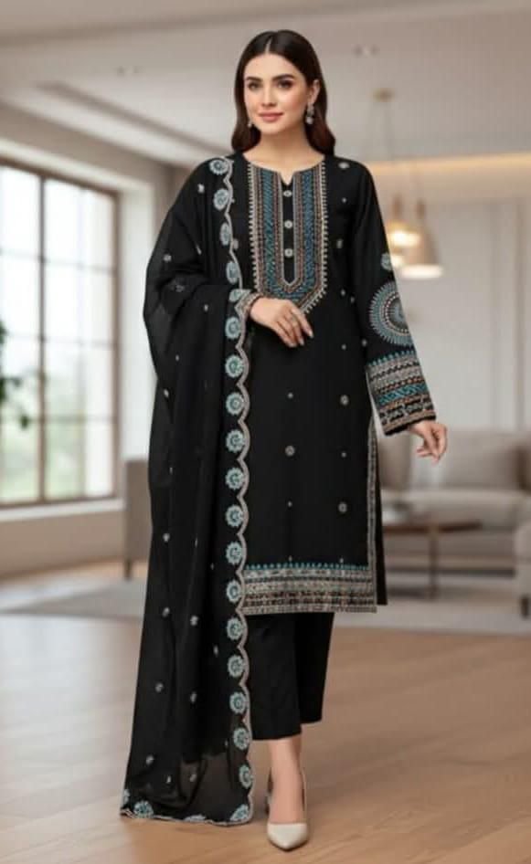 Beautiful Embroidery Lawn Shirt & Trouser - Image 10