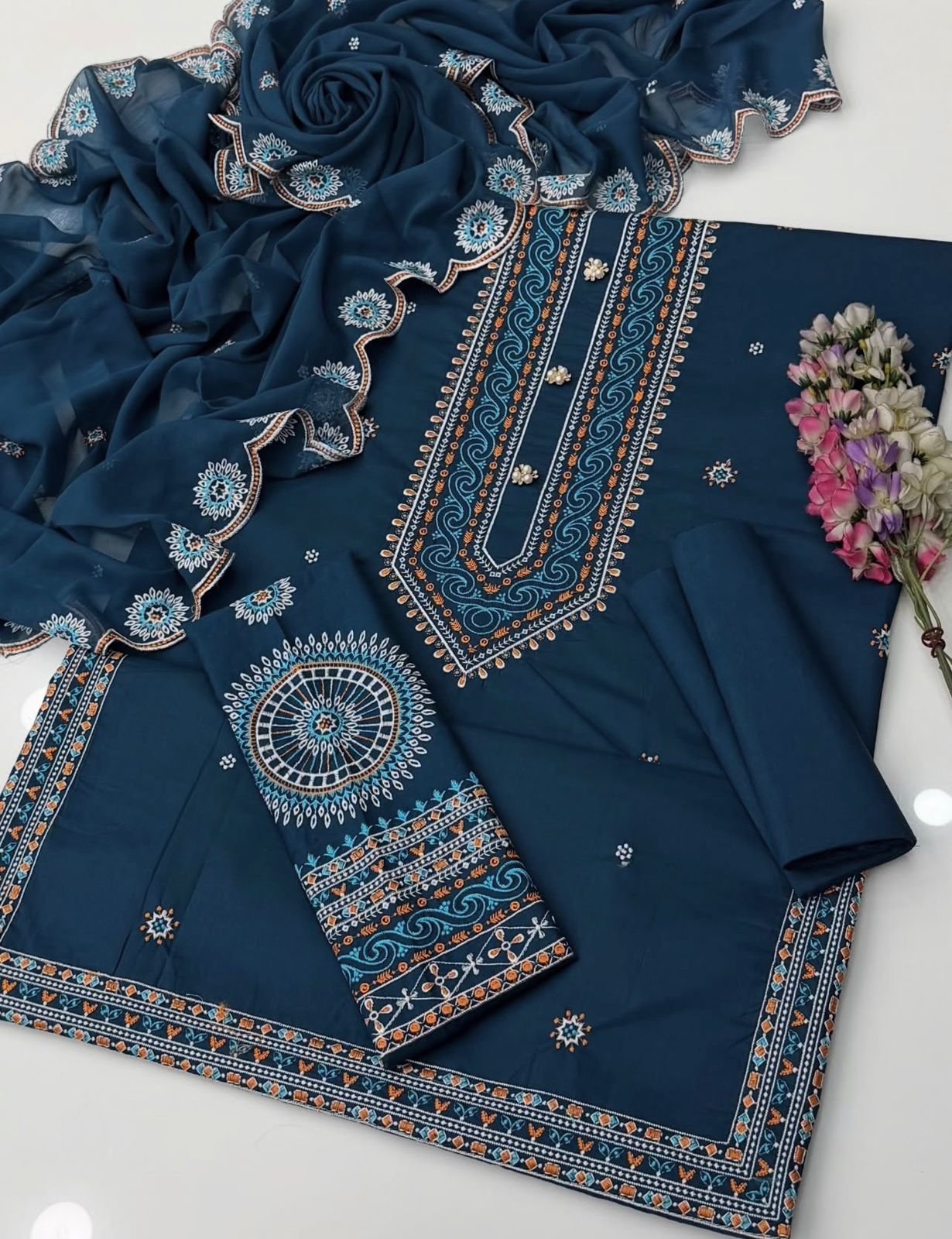 Beautiful Embroidery Lawn Shirt & Trouser - Image 3