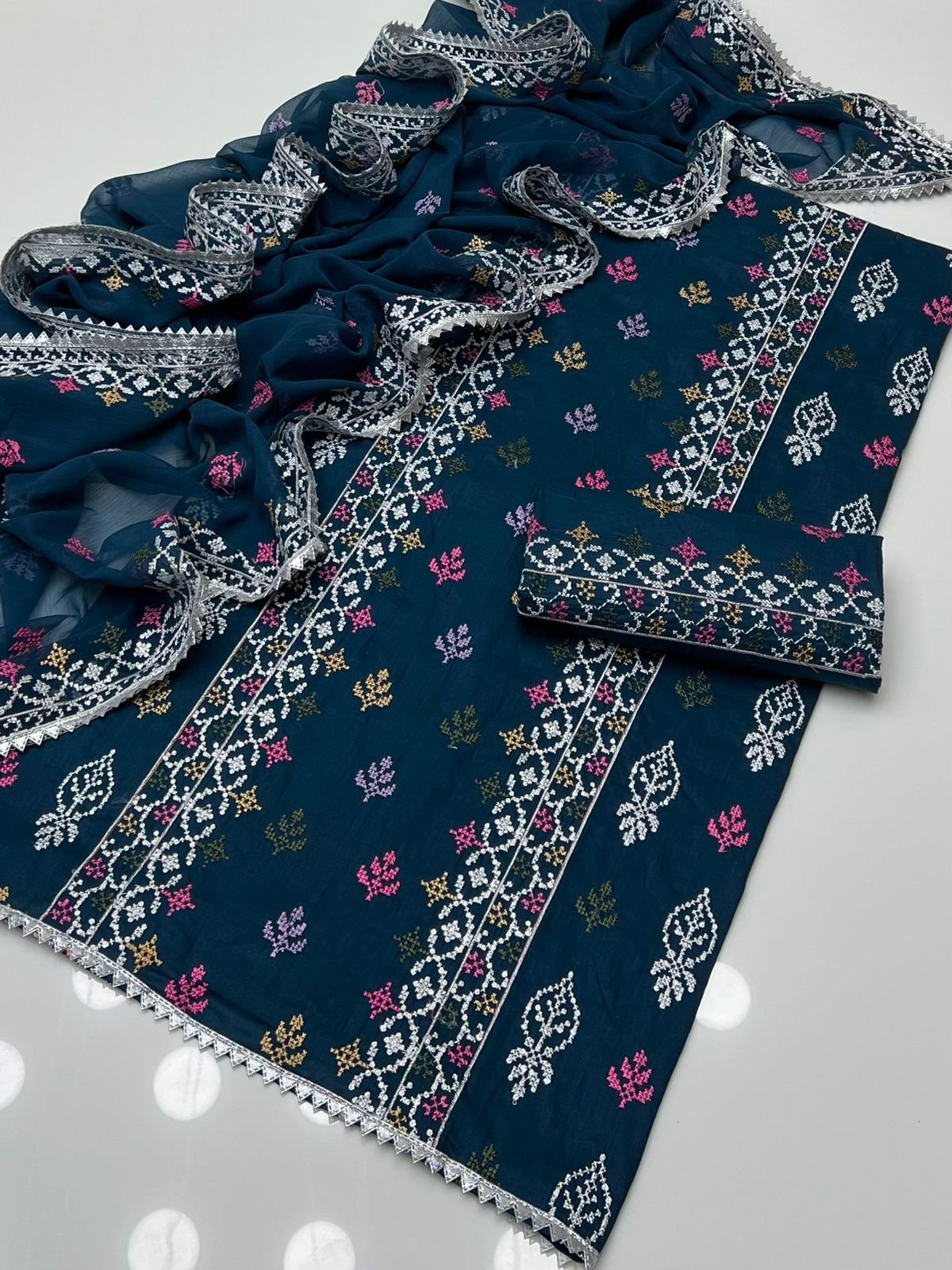 3PC Embroidered Lawn Suit with Chiffon Dupatta - Image 6